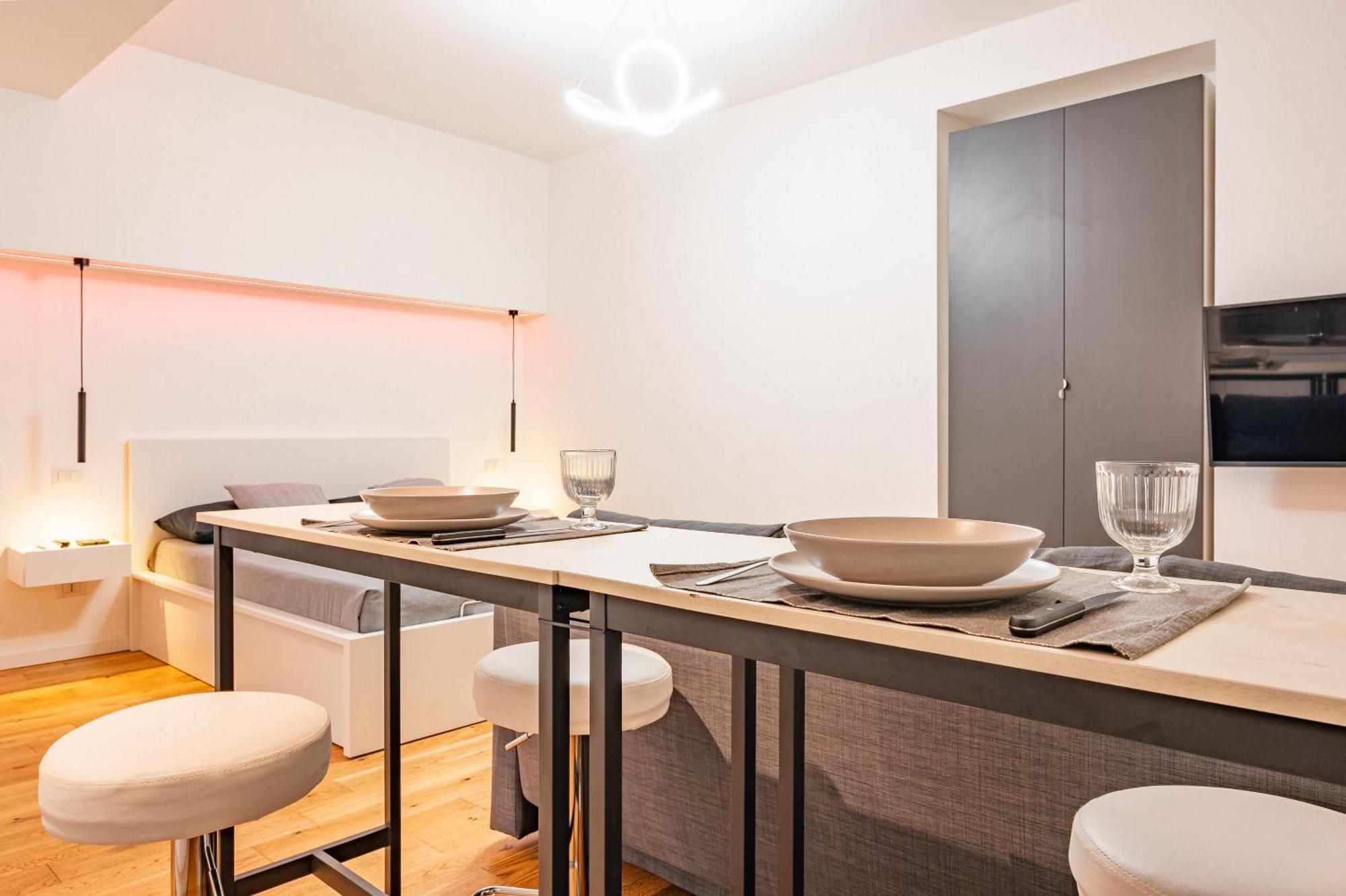 Exclusive Led House Garibaldi Fs Lejlighed Milano Eksteriør billede