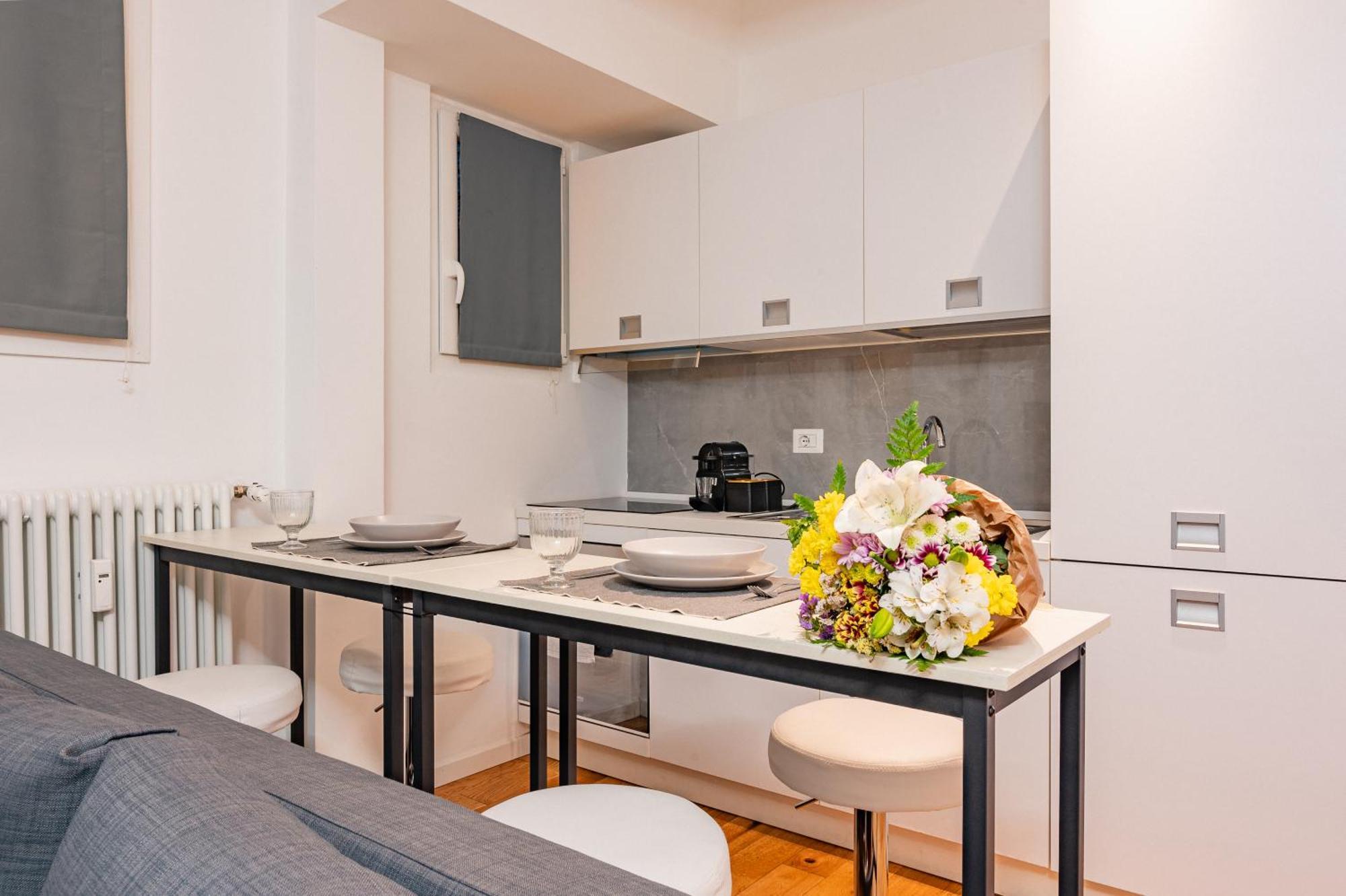 Exclusive Led House Garibaldi Fs Lejlighed Milano Eksteriør billede